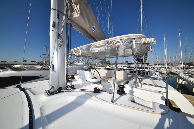 Book yachts online - catamaran - Lagoon 50 - LUX - rent