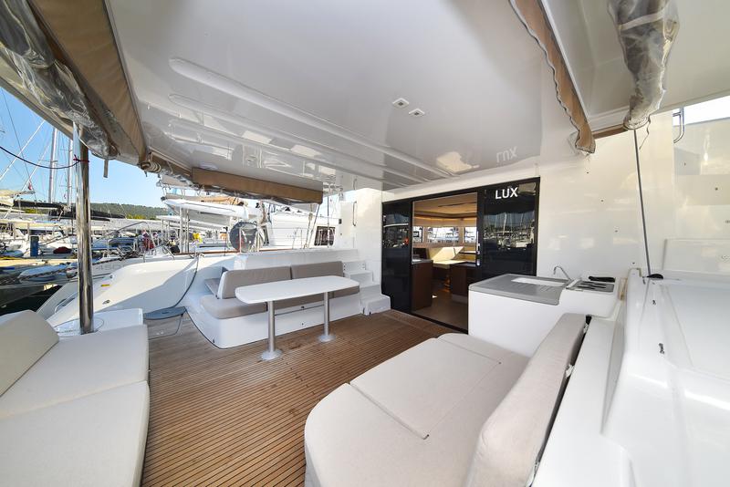 Book yachts online - catamaran - Lagoon 50 - LUX - rent