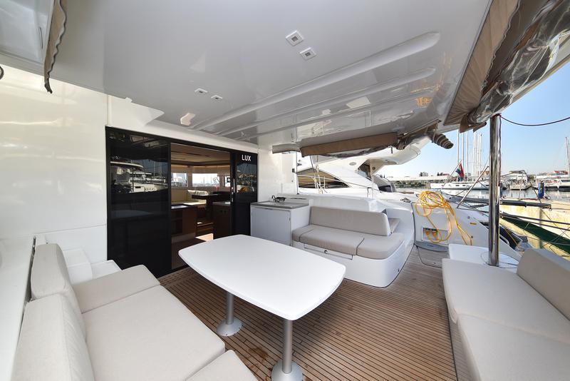 Book yachts online - catamaran - Lagoon 50 - LUX - rent