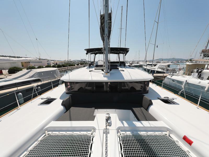 Book yachts online - catamaran - Lagoon 450 F - HOT STUFF - rent