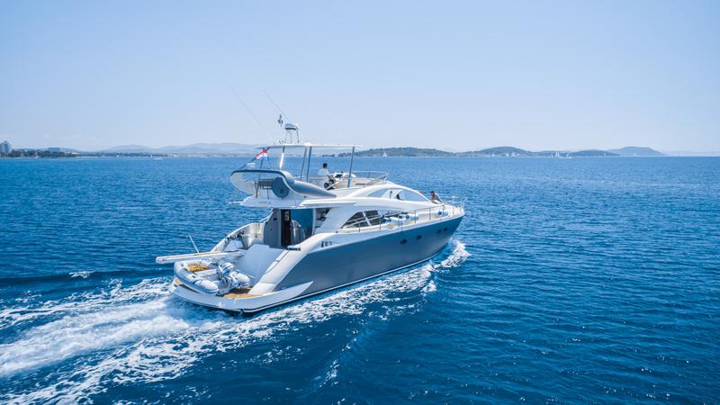 Book yachts online - motorboat - Aicon 56 - NUDGE - rent