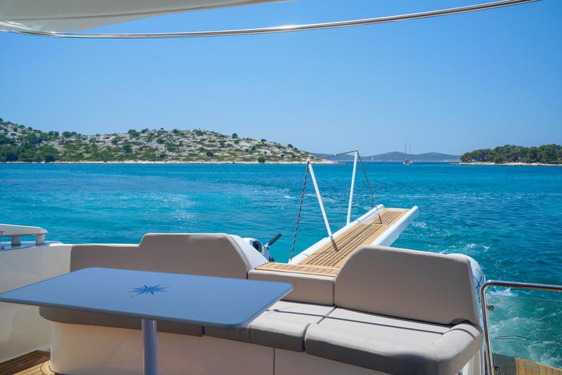 Book yachts online - motorboat - Aicon 56 - NUDGE - rent