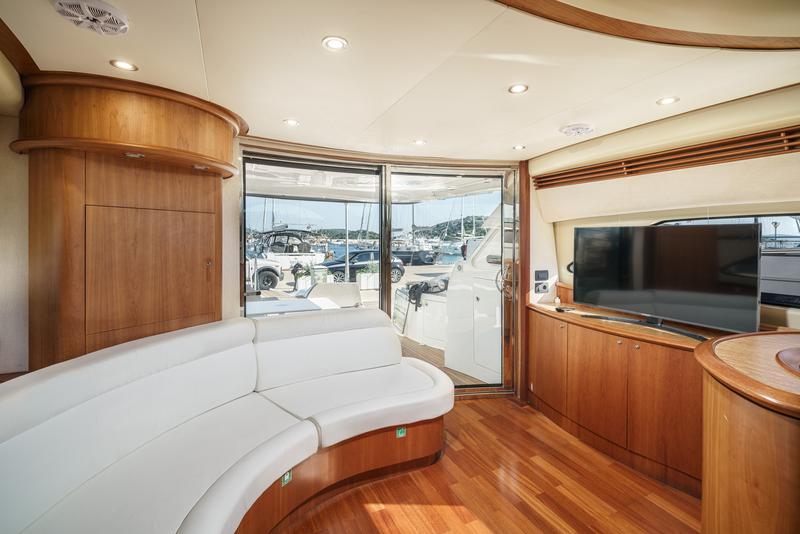 Book yachts online - motorboat - Aicon 56 - NUDGE - rent