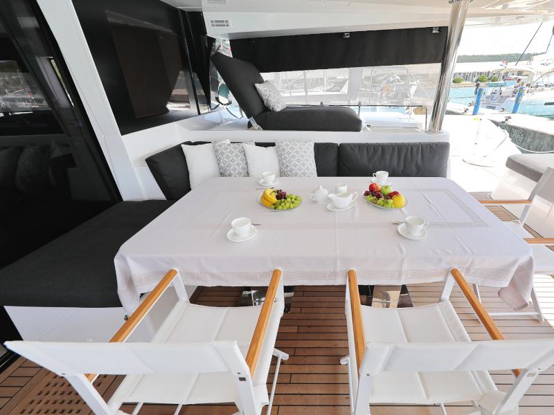 Book yachts online - catamaran - Lagoon 620 - MASTERDREAM  - rent