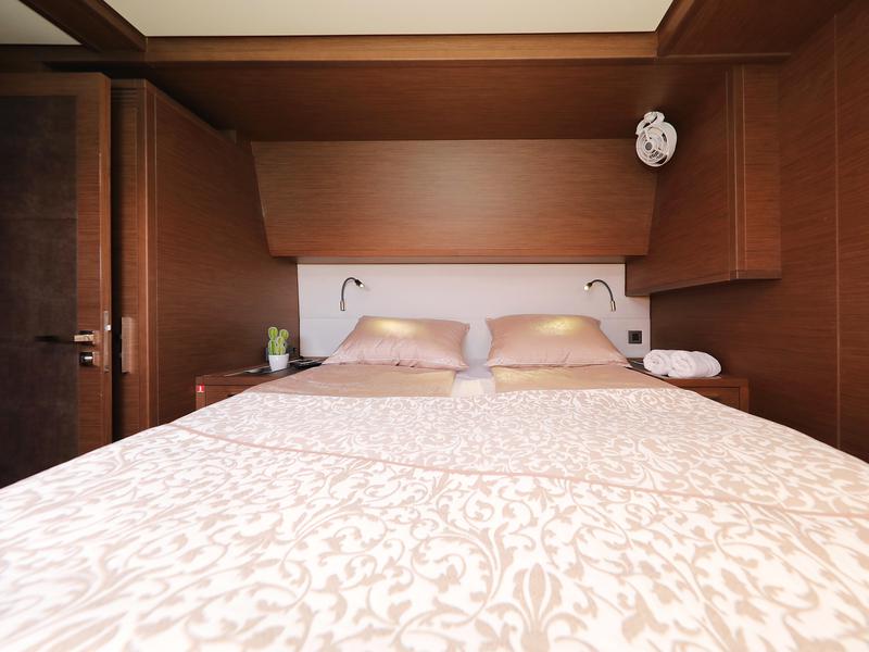 Book yachts online - catamaran - Lagoon 620 - MASTERDREAM  - rent