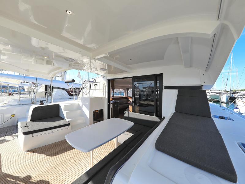 Book yachts online - catamaran - Lagoon 42 - SEA YA - rent