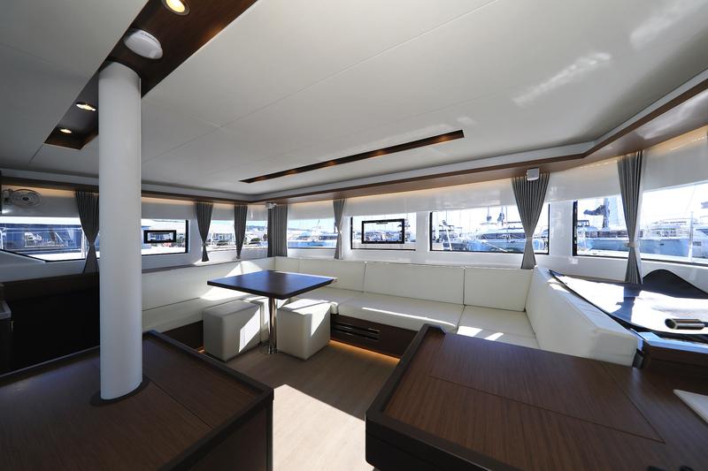 Book yachts online - catamaran - Lagoon 50 - SHADOW - rent