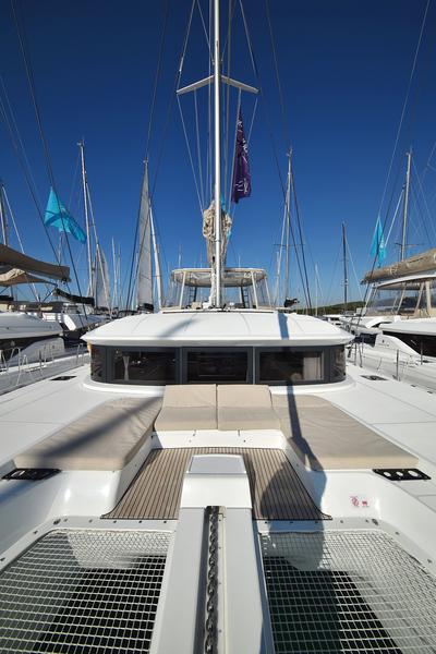 Book yachts online - catamaran - Lagoon 50 - SHADOW - rent