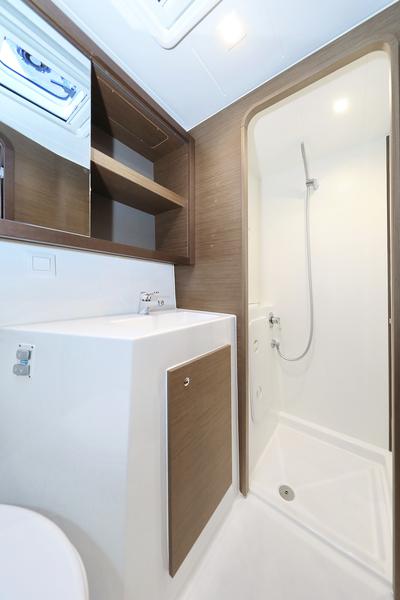 Book yachts online - catamaran - Lagoon 42 - REA - rent