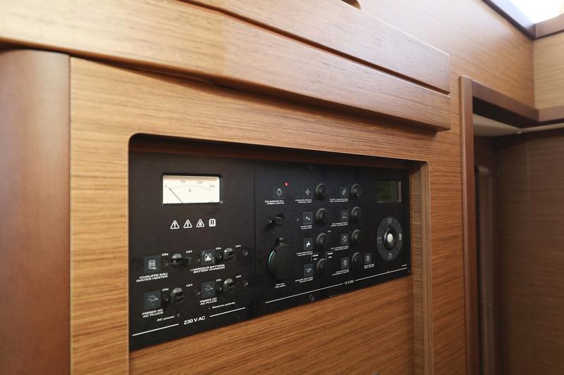 Book yachts online - catamaran - Lagoon 42 - REA - rent