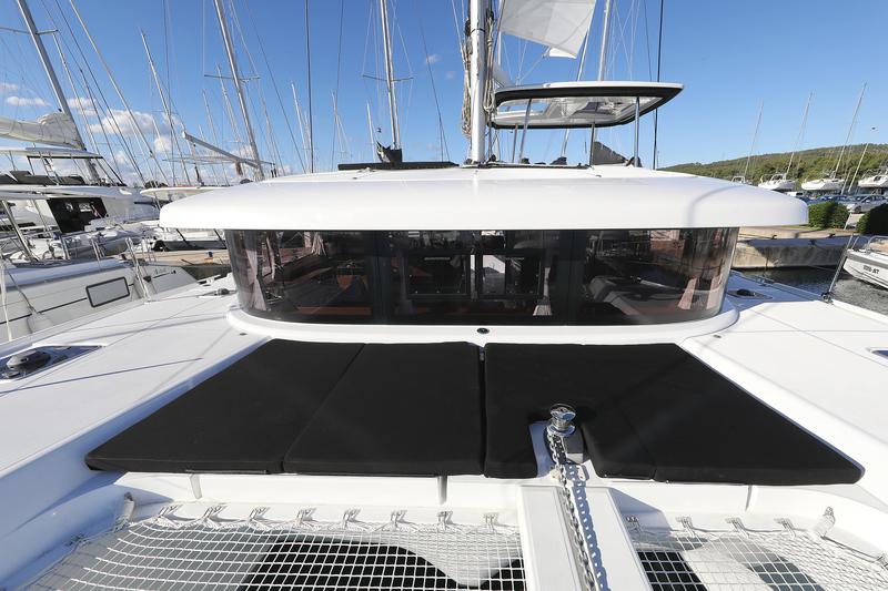 Book yachts online - catamaran - Lagoon 42 - REA - rent