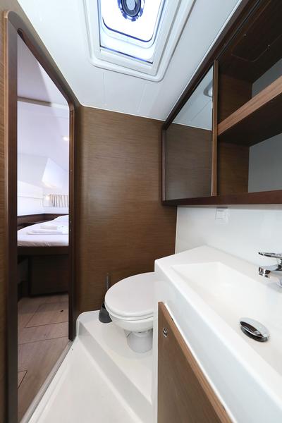 Book yachts online - catamaran - Lagoon 42 - REA - rent