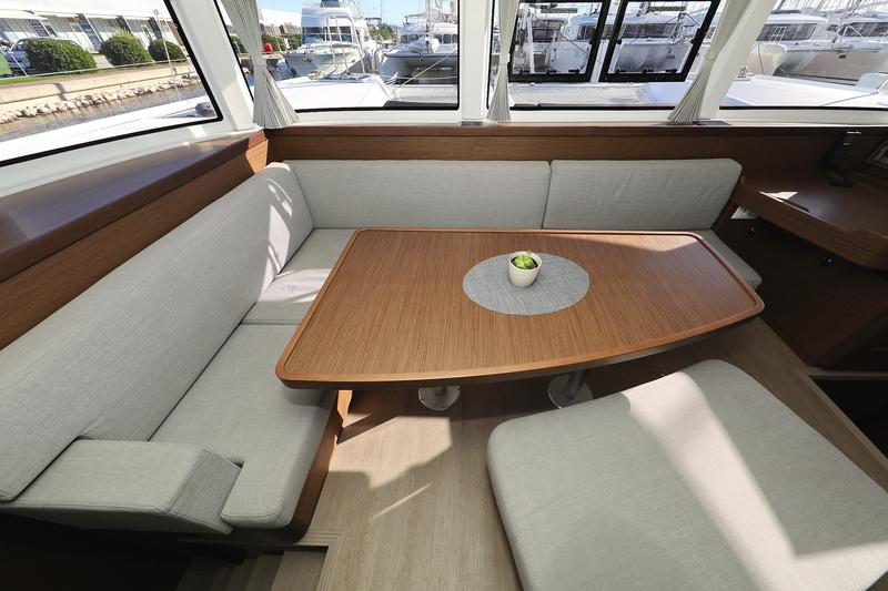 Book yachts online - catamaran - Lagoon 42 - REA - rent