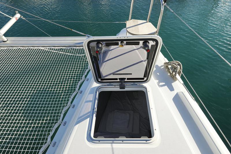 Book yachts online - catamaran - Lagoon 42 - REA - rent