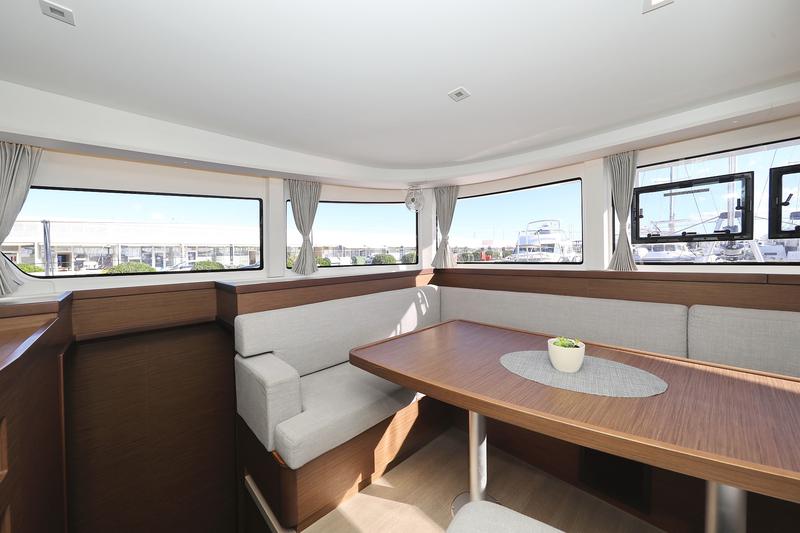 Book yachts online - catamaran - Lagoon 42 - REA - rent