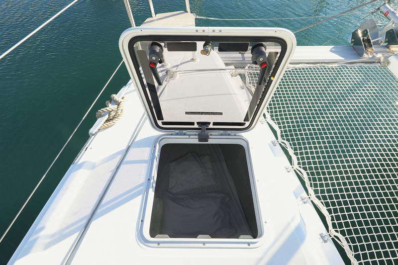 Book yachts online - catamaran - Lagoon 42 - REA - rent