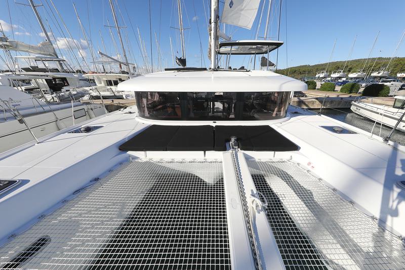 Book yachts online - catamaran - Lagoon 42 - REA - rent