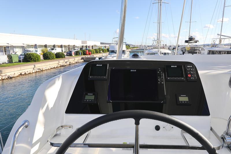 Book yachts online - catamaran - Lagoon 42 - REA - rent
