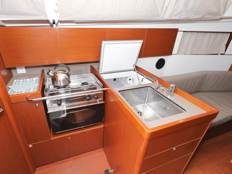 Book yachts online - sailboat - Oceanis 35.1 - IDILA  - rent