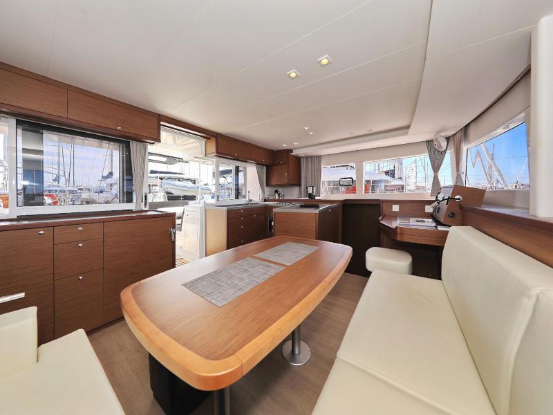 Book yachts online - catamaran - Lagoon 450 F - OLIVER - rent