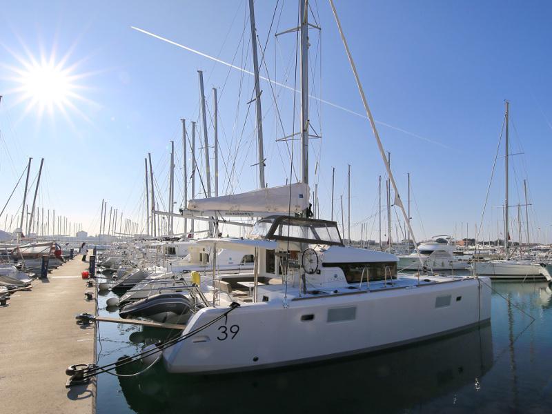 Book yachts online - catamaran - Lagoon 39 - VENTUS - rent