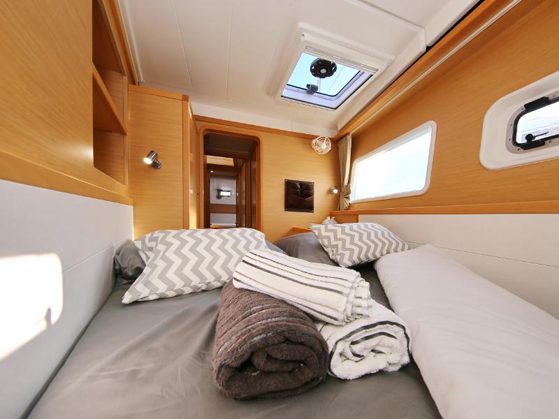 Book yachts online - catamaran - Lagoon 39 - VENTUS - rent