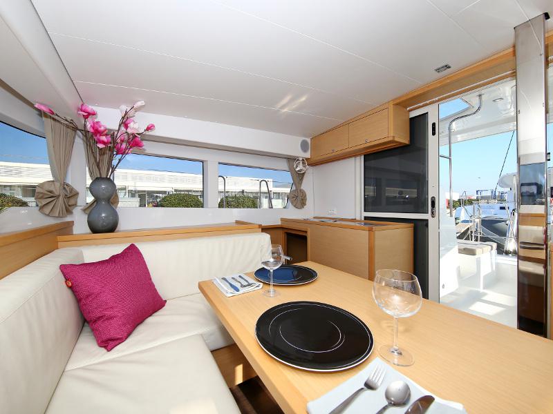 Book yachts online - catamaran - Lagoon 39 - VENTUS - rent