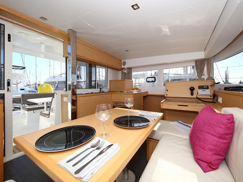 Book yachts online - catamaran - Lagoon 39 - VENTUS - rent