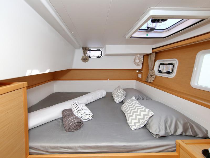 Book yachts online - catamaran - Lagoon 39 - VENTUS - rent
