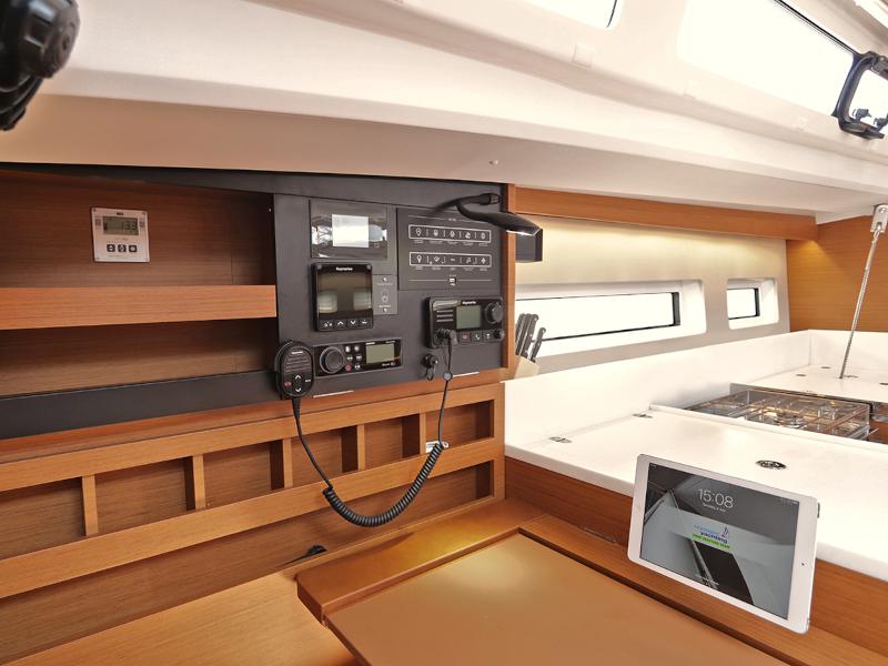 Book yachts online - sailboat - Sun Odyssey 440 - Ermis  - rent