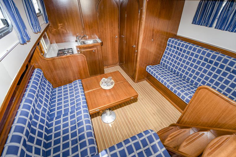 Book yachts online - motorboat - Menorquina Yacht 100 - Mar de Coral - rent