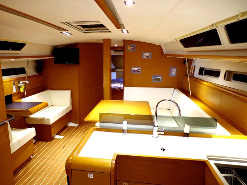 Book yachts online - sailboat - Sun Odyssey 439 - Iva - rent