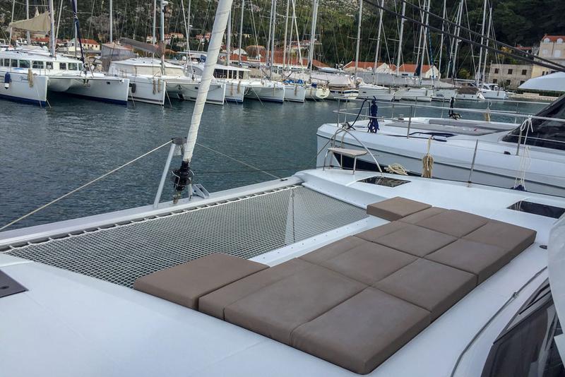 Book yachts online - catamaran - Astréa 42 - Wave - rent