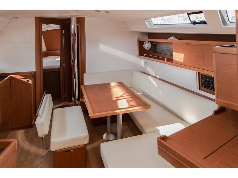 Book yachts online - sailboat - Oceanis 45 (4 cabs) - Slide - rent