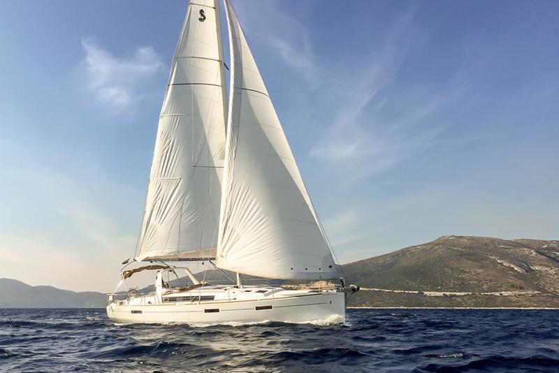 Book yachts online - sailboat - Oceanis 45 (4 cabs) - Slide - rent