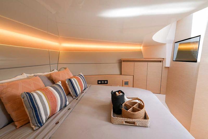 Book yachts online - motorboat - Tesoro T40 - Bianka - rent
