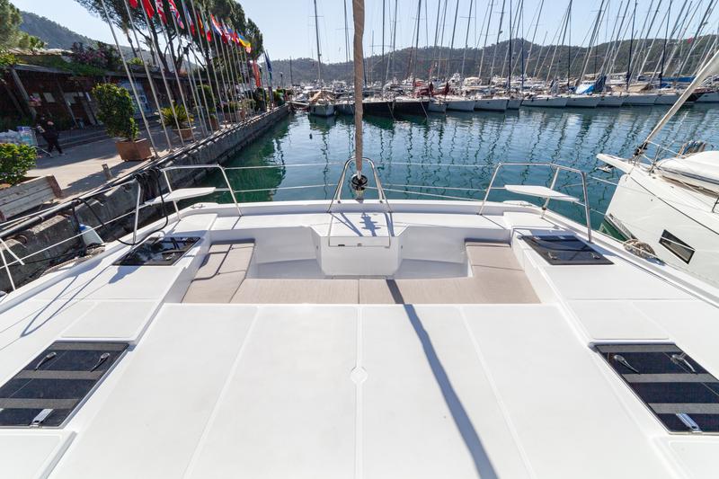 Book yachts online - catamaran - Bali Catspace - Sail Spica - rent