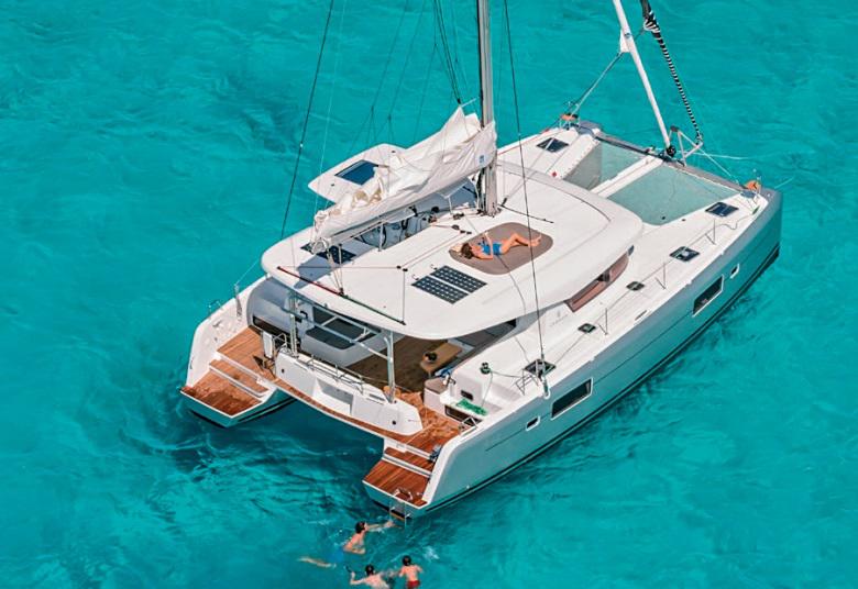 Book yachts online - catamaran - Lagoon 42 - Sail Arcturus - rent
