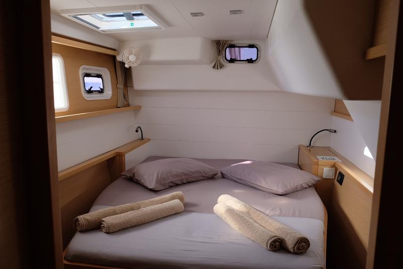 Book yachts online - catamaran - Lagoon 450 Fly - IRIS IV - rent