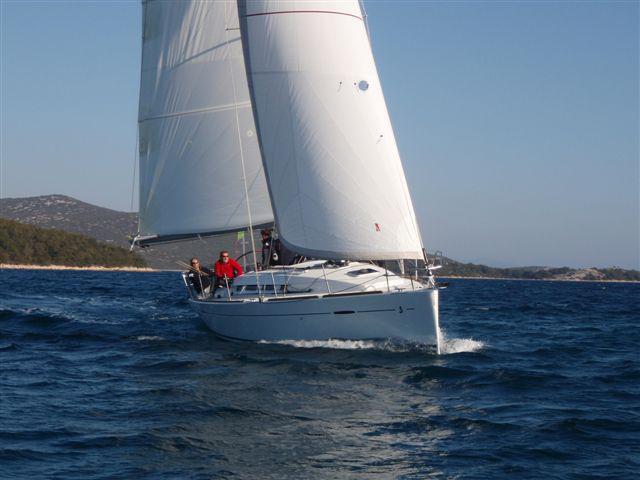 Book yachts online - sailboat - First 35 - Saggitarius - rent
