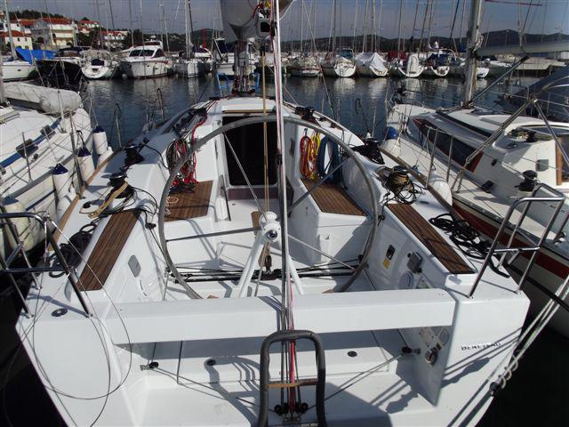Book yachts online - sailboat - First 35 - Leo - rent