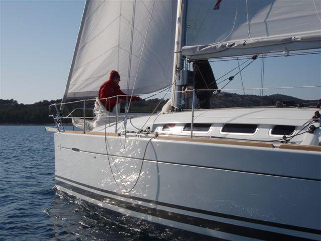 Book yachts online - sailboat - First 35 - Aquarius - rent