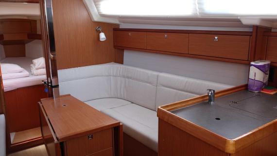 Book yachts online - sailboat - Bavaria Cruiser 33 - Driada - rent