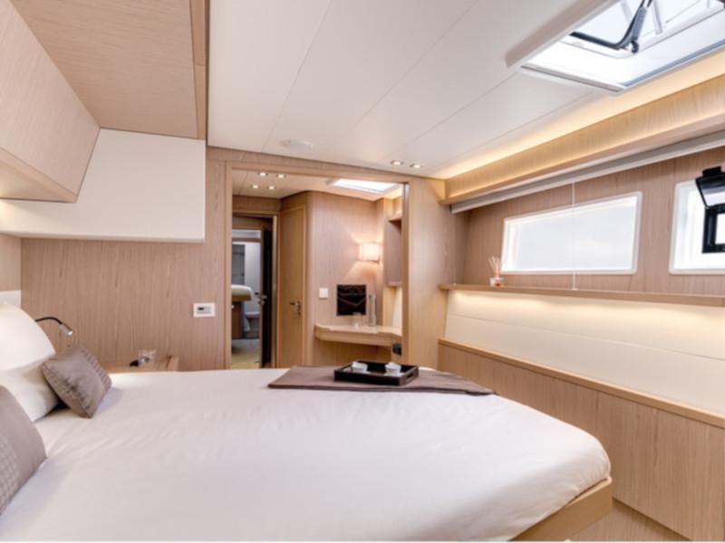 Book yachts online - catamaran - Lagoon 52-5 - TIGA - rent
