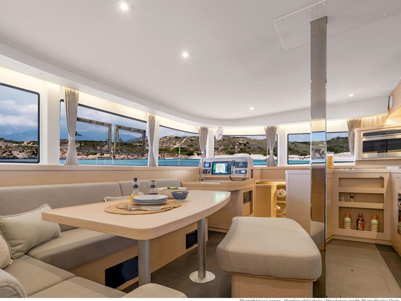 Book yachts online - catamaran - Lagoon 42 - GRAND DELUXE III - rent