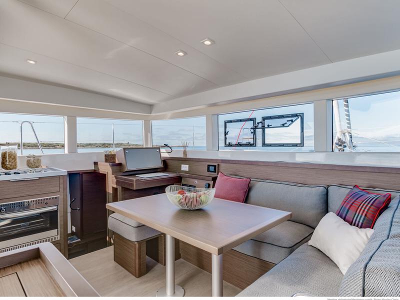 Book yachts online - catamaran - Lagoon 40 - SMILE - rent