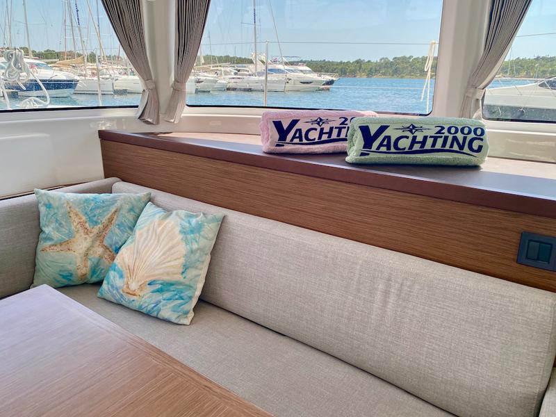 Book yachts online - catamaran - Lagoon 46 - RURU - rent