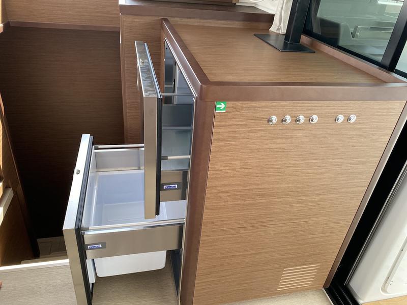 Book yachts online - catamaran - Lagoon 46 - RURU - rent