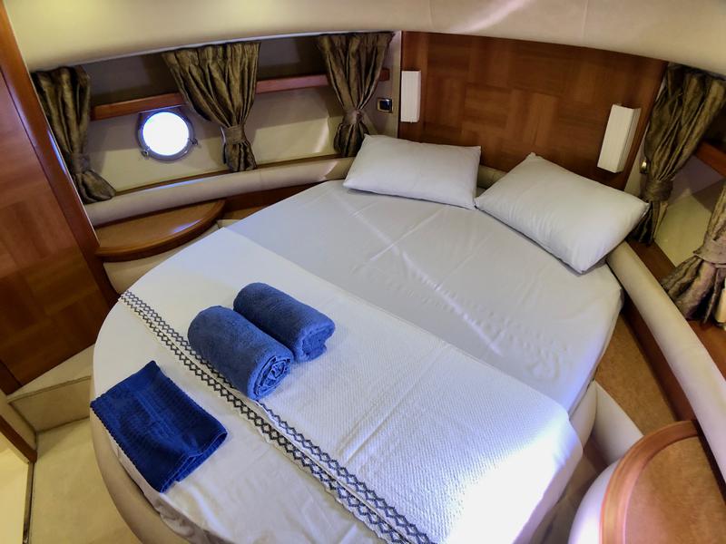 Book yachts online - motorboat - Azimut 55 - Cosmos - rent