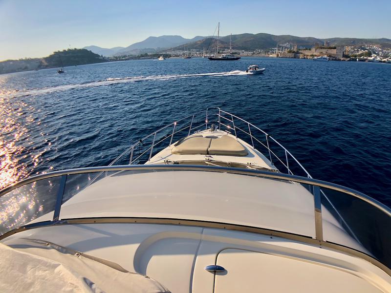Book yachts online - motorboat - Azimut 55 - Cosmos - rent